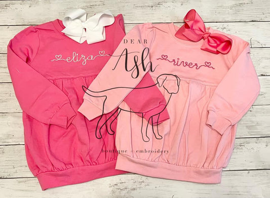 Embroidered heart name-bubble sweatshirts